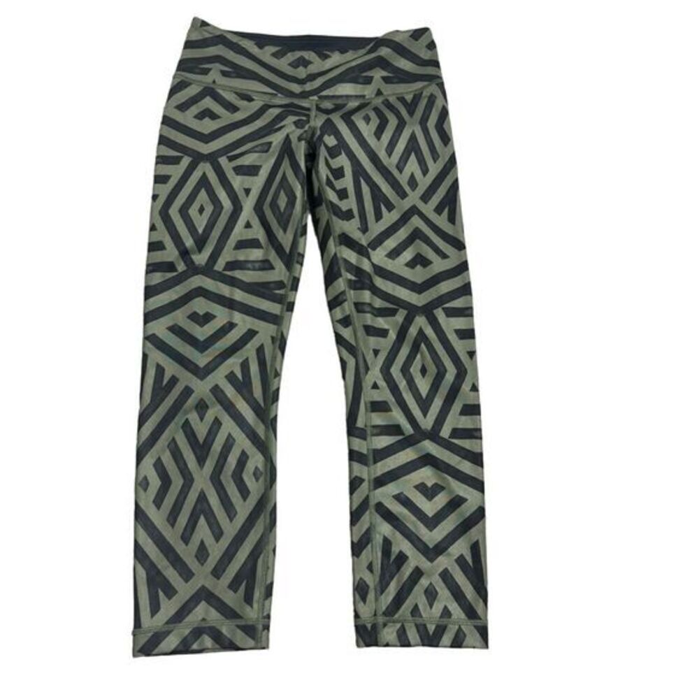 Lululemon Size‎ 4 Wunder Under Crop II Chevron Shuffle Fatigue Green Black